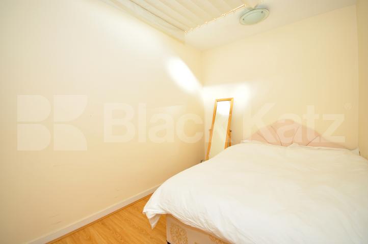 			2 Bedroom, 1 bath, 1 reception Flat			 Devonshire Mews West, MARYLEBONE