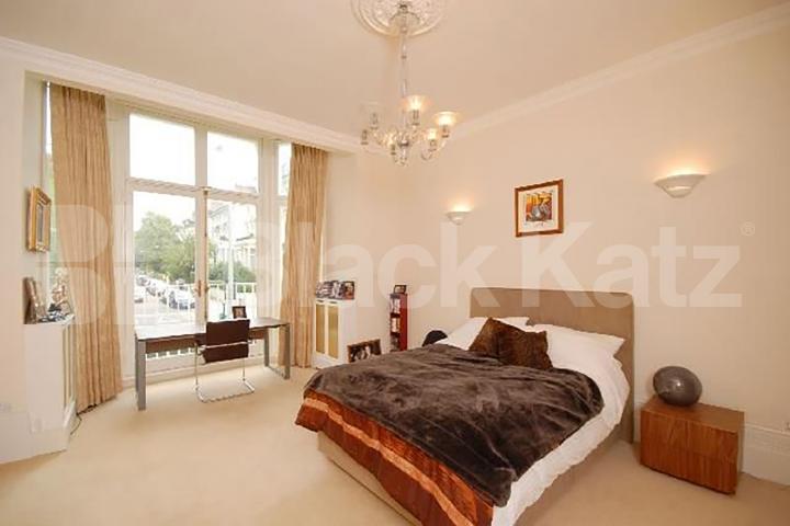 Spacious two bedrooom two bathroom set in a period conversion  Belsize Park Gardens, Belsize Park