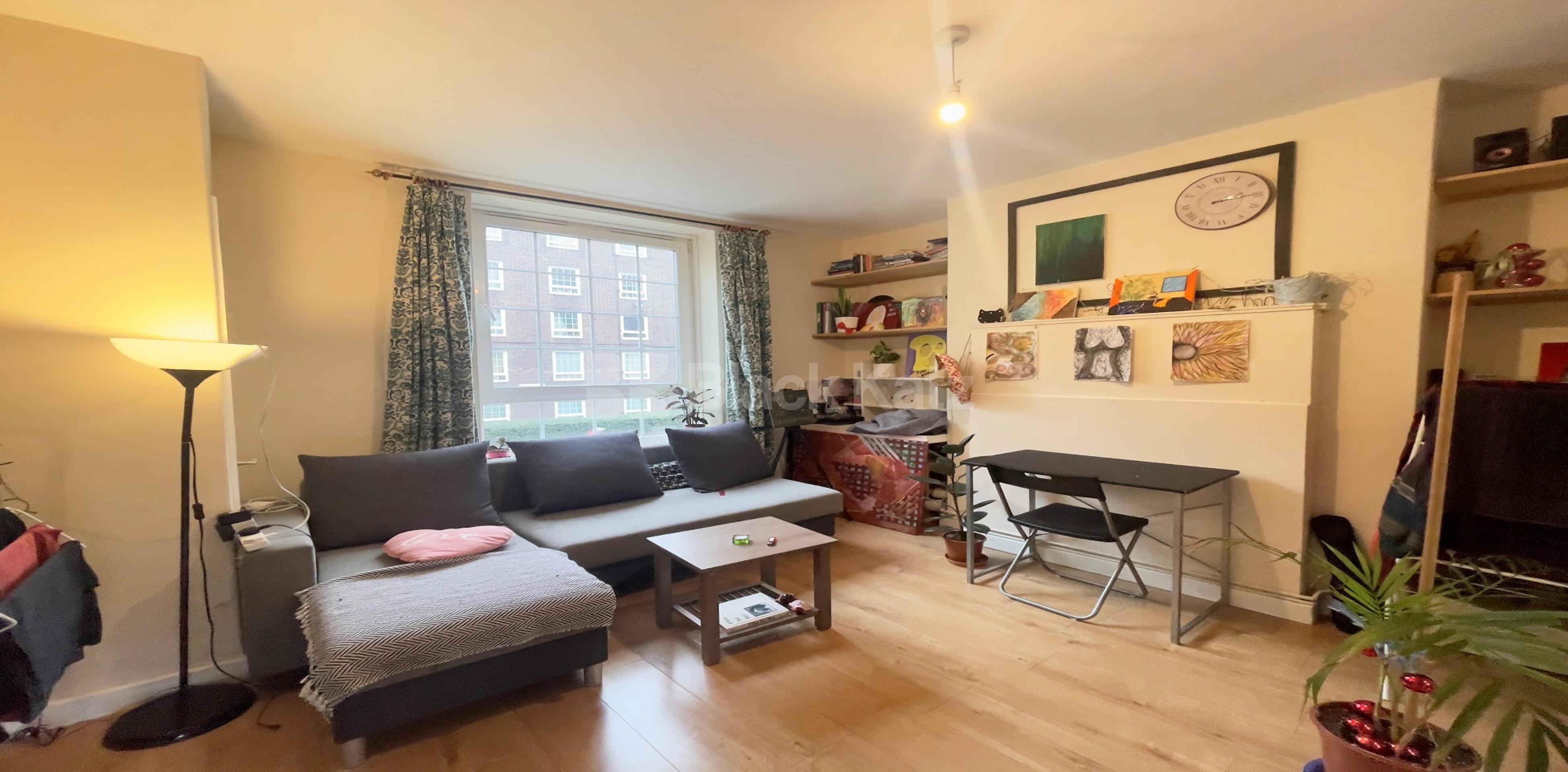 			LET  , 3 Bedroom, 1 bath, 0 reception Apartment			 Law Street, Borough/London Bridge SE1