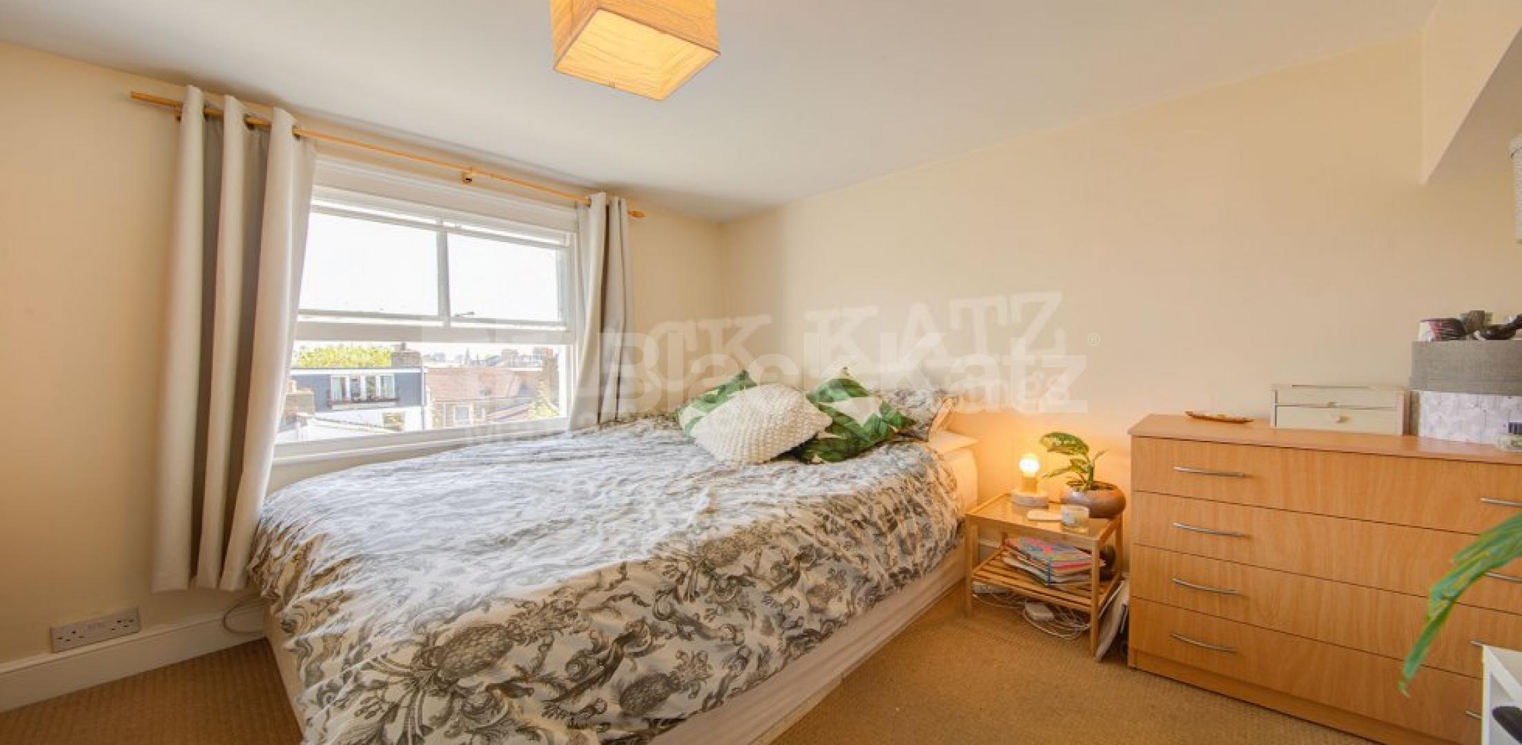 			New Instruction!, 3 Bedroom, 1 bath, 1 reception Flat			 Hanley Road , Finsbury Park / Crouch End