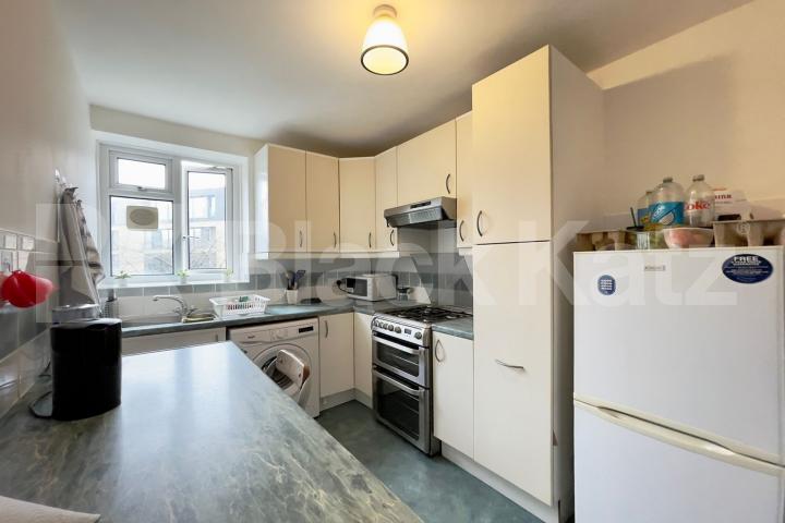 Superbly located moments from the iver Thames  Lambeth Walk, Lambeth North