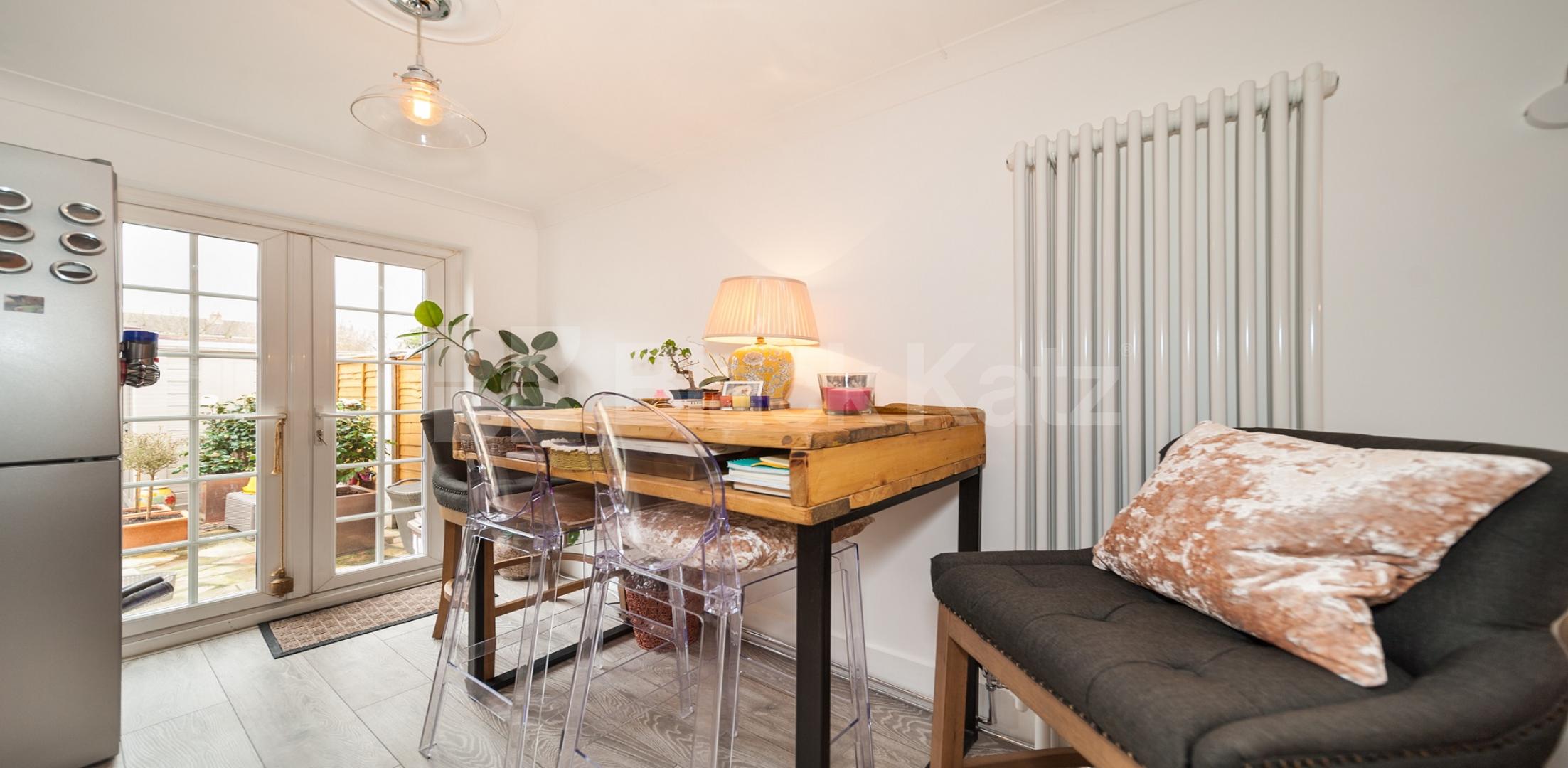 			LET , 2 Bedroom, 1 bath, 1 reception End Terraced House			 Strathnairn Street , Bermondsey