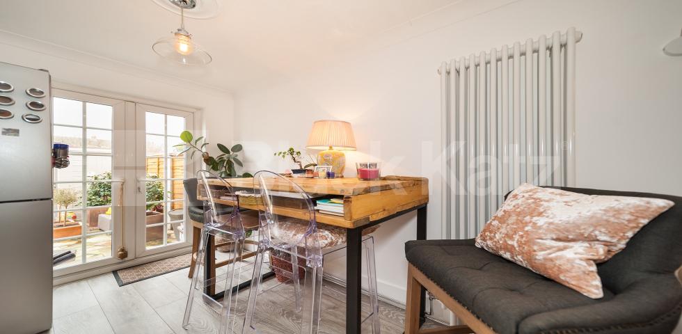 			LET , 2 Bedroom, 1 bath, 1 reception End Terraced House			 Strathnairn Street , Bermondsey