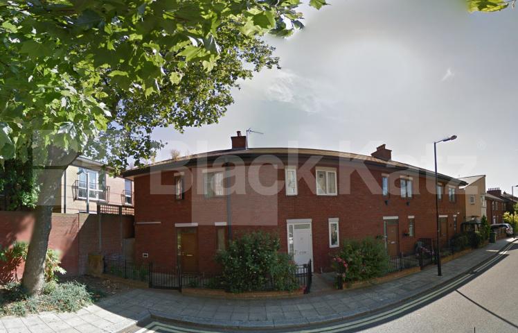 			NEW INSTRUCTION!, 3 Bedroom, 1 bath, 1 reception House			 Dowland Street, QUEENS PARK