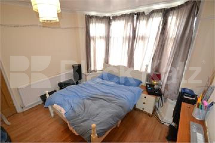 			4 Bedroom, 1 bath, 1 reception Semi-Detached House			 Fountain Crescent, Southgate