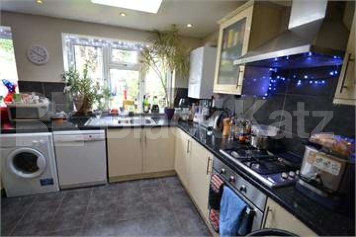 			4 Bedroom, 1 bath, 1 reception Semi-Detached House			 Fountain Crescent, Southgate