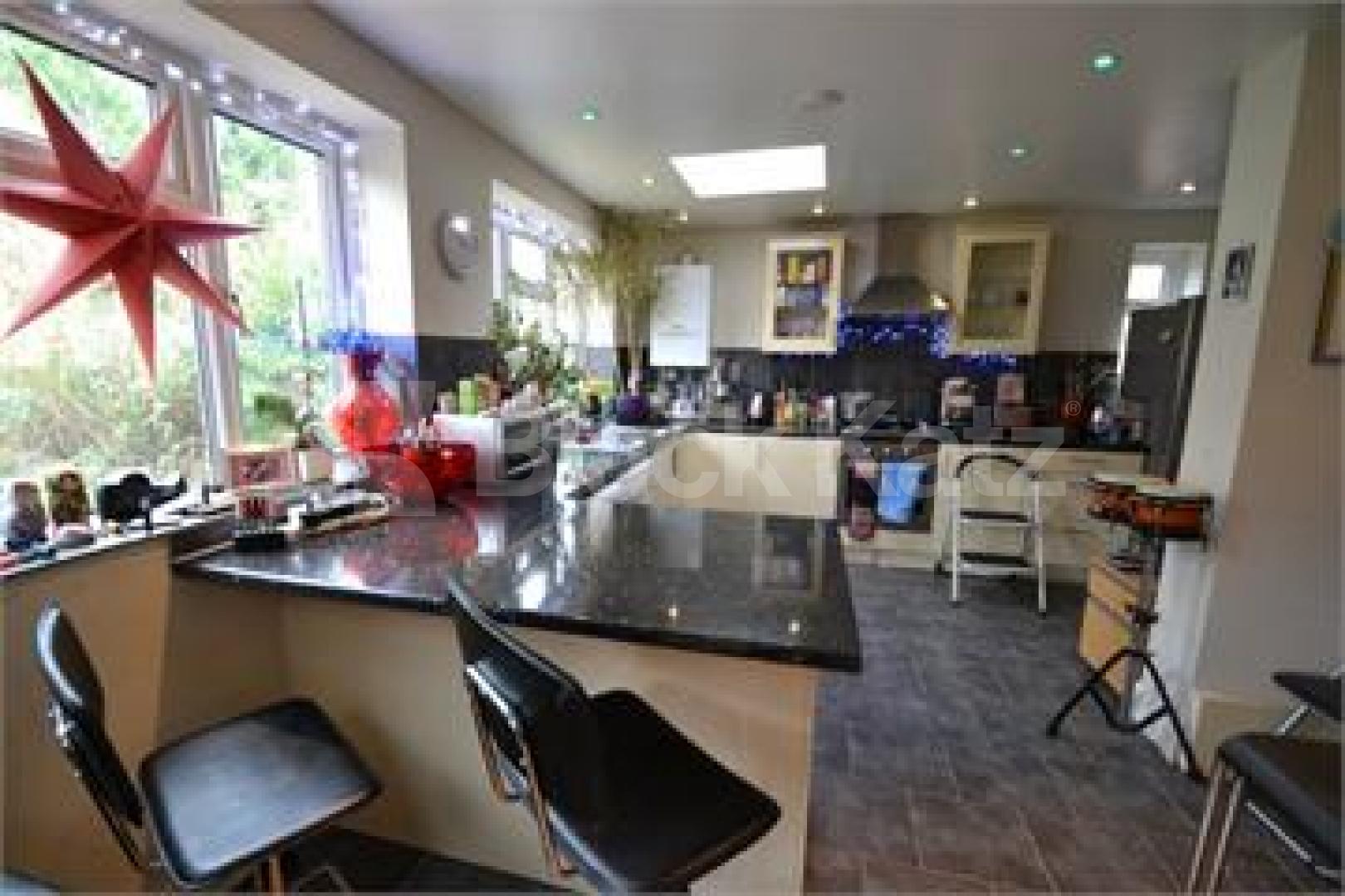 			4 Bedroom, 1 bath, 1 reception Semi-Detached House			 Fountain Crescent, Southgate