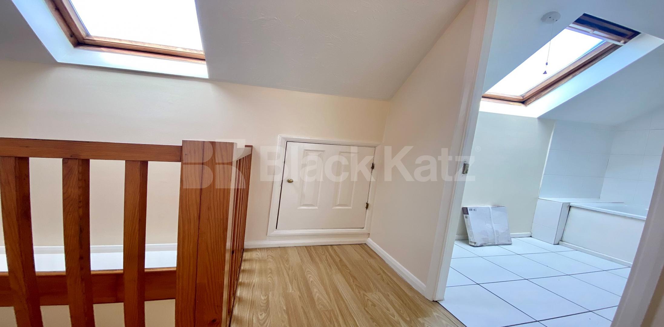 			LET, 2 Bedroom, 2 bath, 1 reception Apartment			 Bushwood Drive , Bermondsey 