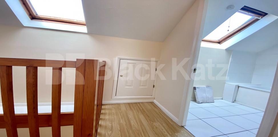 			LET, 2 Bedroom, 2 bath, 1 reception Apartment			 Bushwood Drive , Bermondsey 