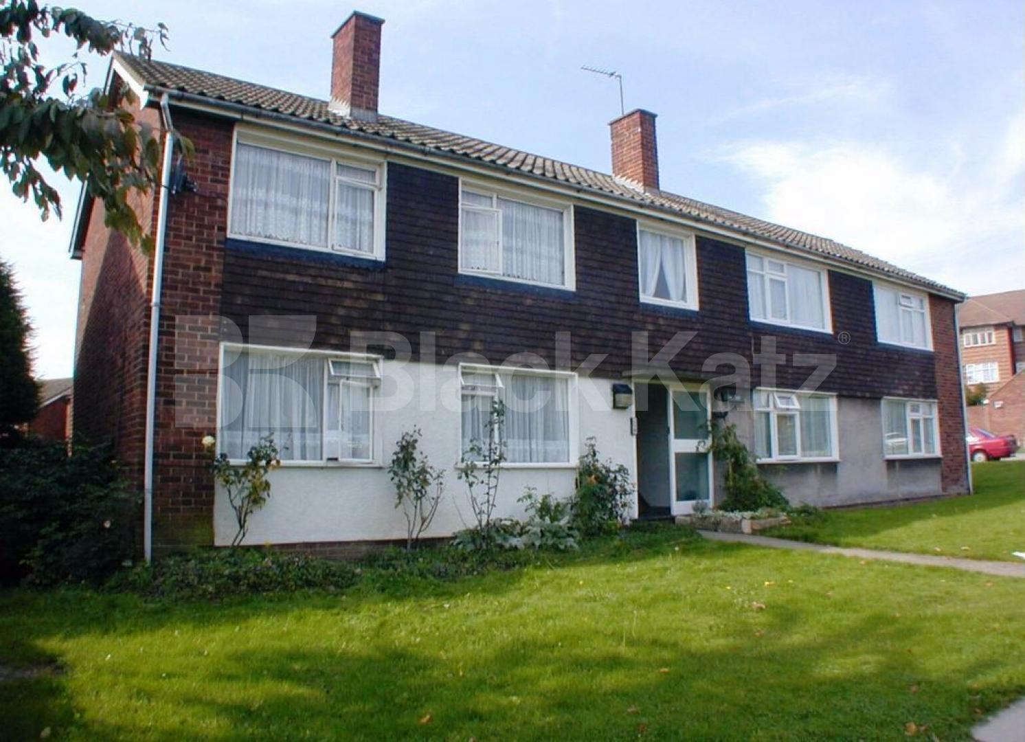 			1 Bedroom, 1 bath, 1 reception Flat			 Beaconsfield rd, New Southgate