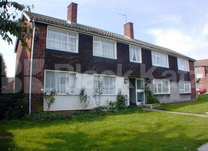 			1 Bedroom, 1 bath, 1 reception Flat			 Beaconsfield rd, New Southgate