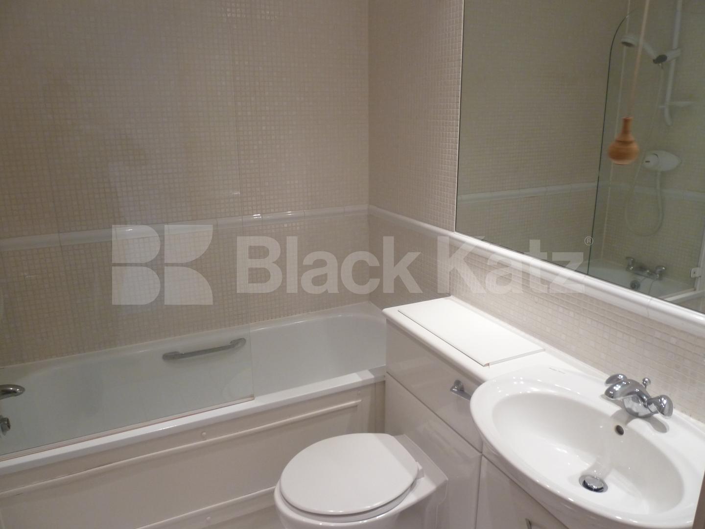 			2 Bedroom, 1 bath, 1 reception Flat			 Drayton Park, HIGHBURY 