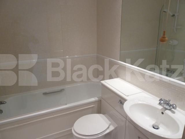 			2 Bedroom, 1 bath, 1 reception Flat			 Drayton Park, HIGHBURY 