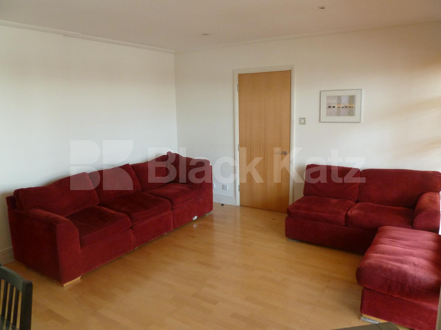 			2 Bedroom, 1 bath, 1 reception Flat			 Drayton Park, HIGHBURY 