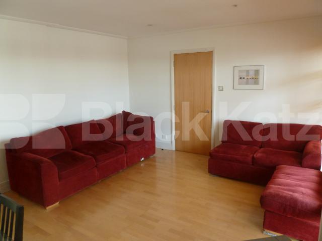 			2 Bedroom, 1 bath, 1 reception Flat			 Drayton Park, HIGHBURY 