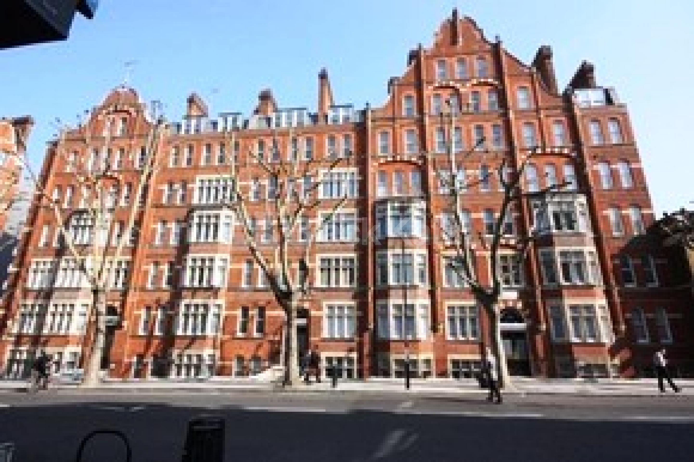 			NEW INSTRUCTION!, 1 Bedroom, 1 bath, 1 reception Flat			 Grays Inn Road, KINGS CROSS-RUSSELL SQUARE WC1X