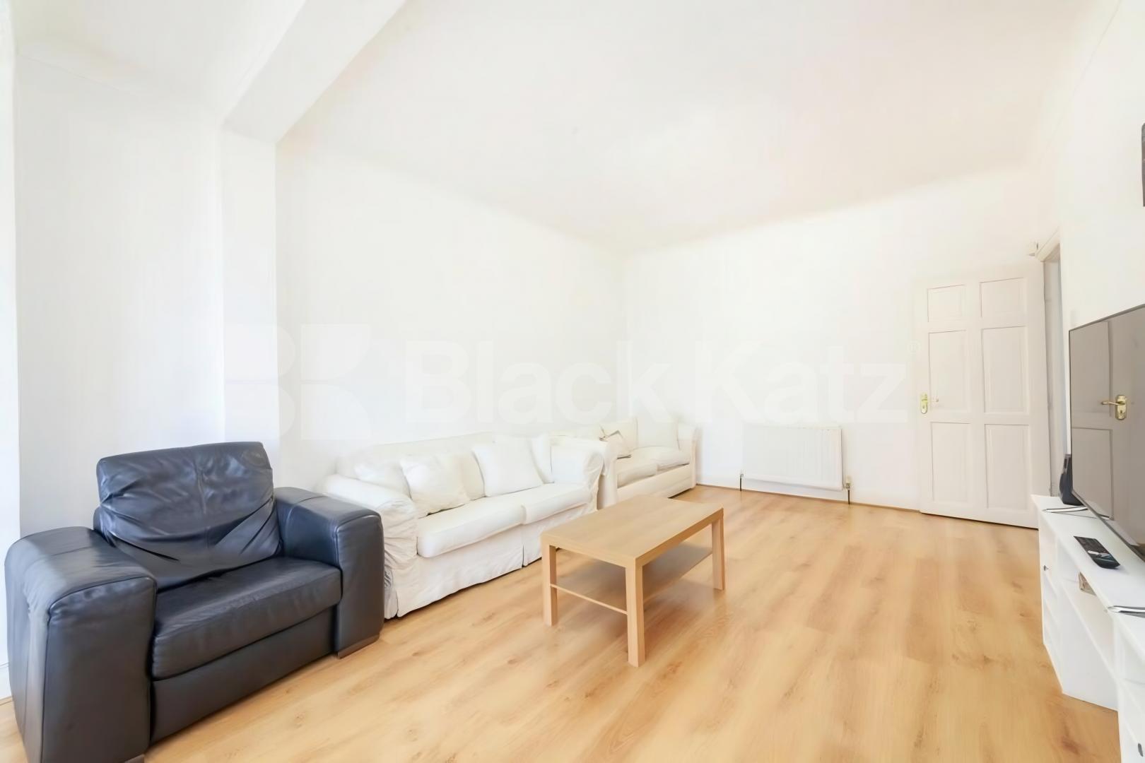 Large 4 bedroom house with 2 bathrooms and landscaped garden Dunbar Road, Wood Green