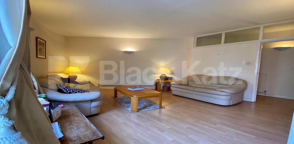 			LET , 3 Bedroom, 1 bath, 1 reception Apartment			 Erasmus Street , Westminster 