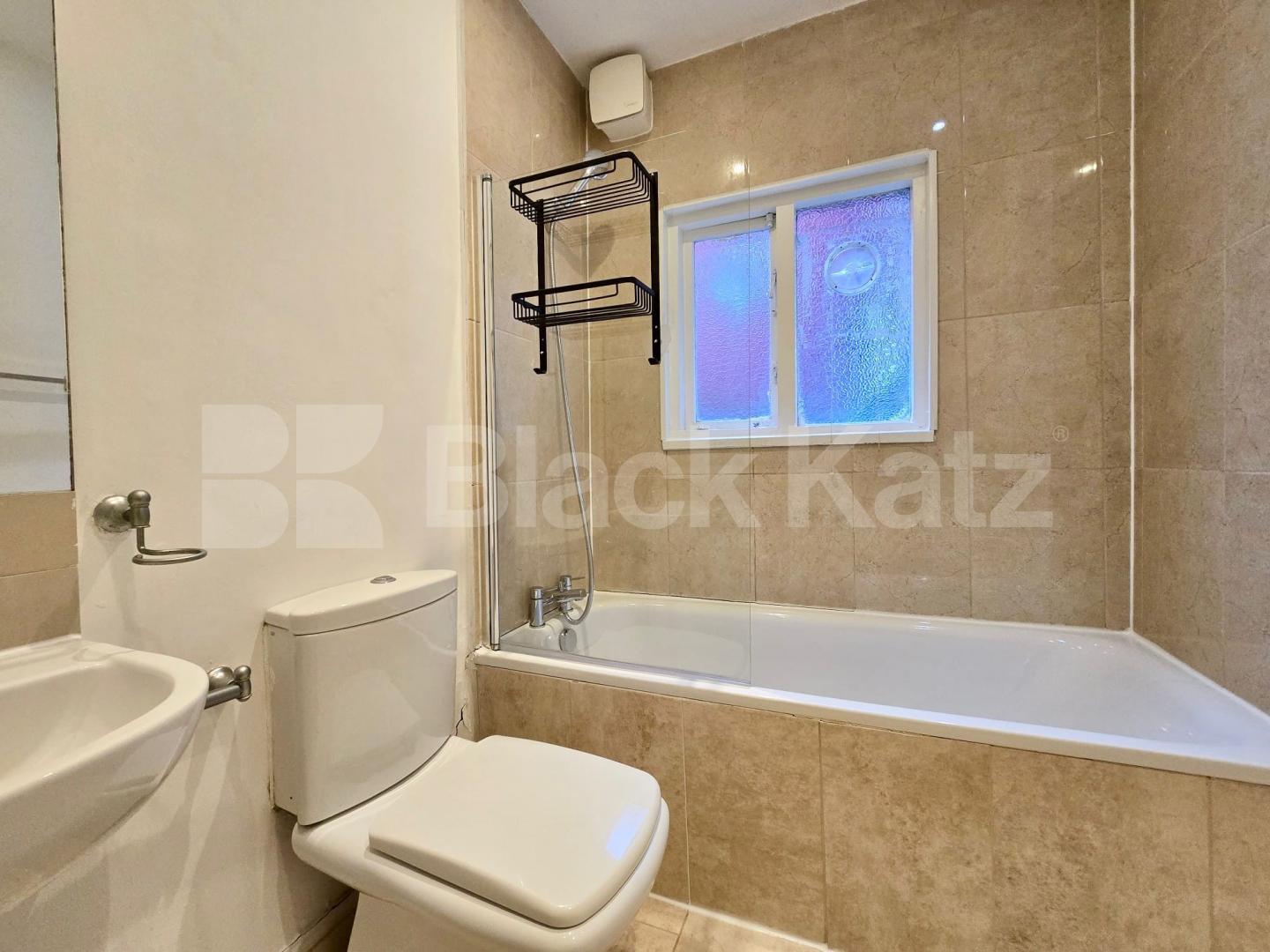 			2 Bedroom, 2 bath, 1 reception Flat			 Stanley Gardens, Willesden Green