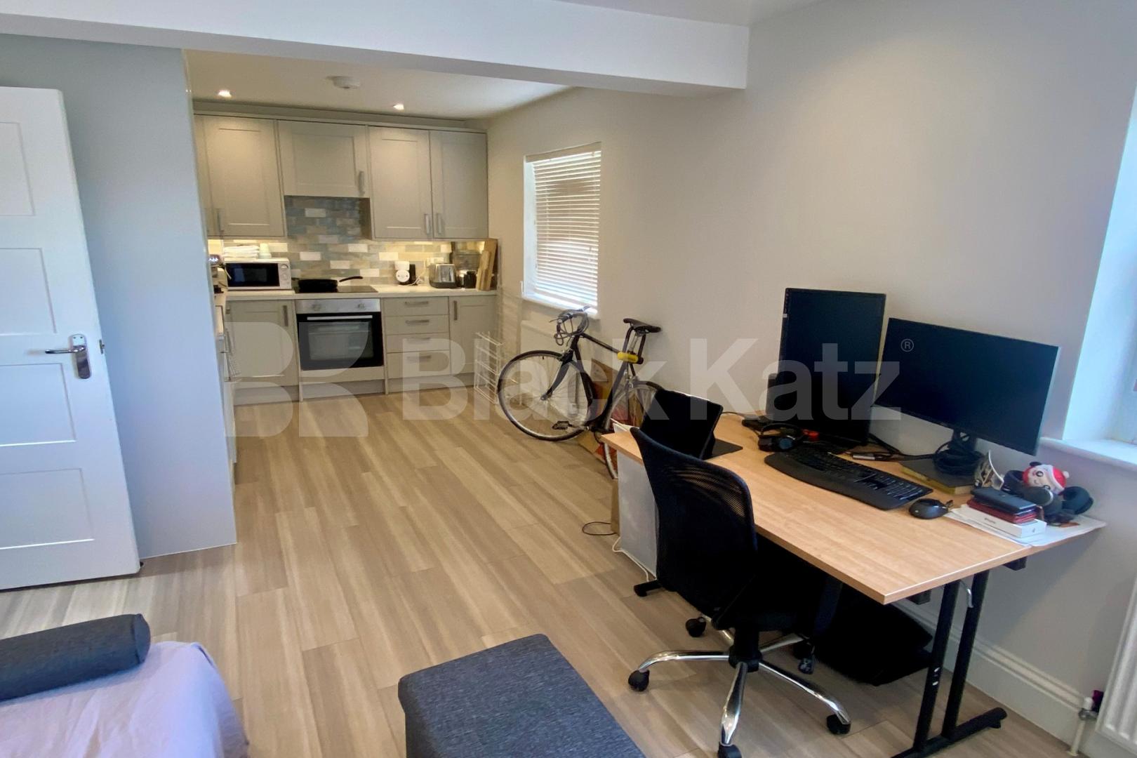 Stylish & contemporary top floor period conversion  Garland House Deptford High Street , Deptford