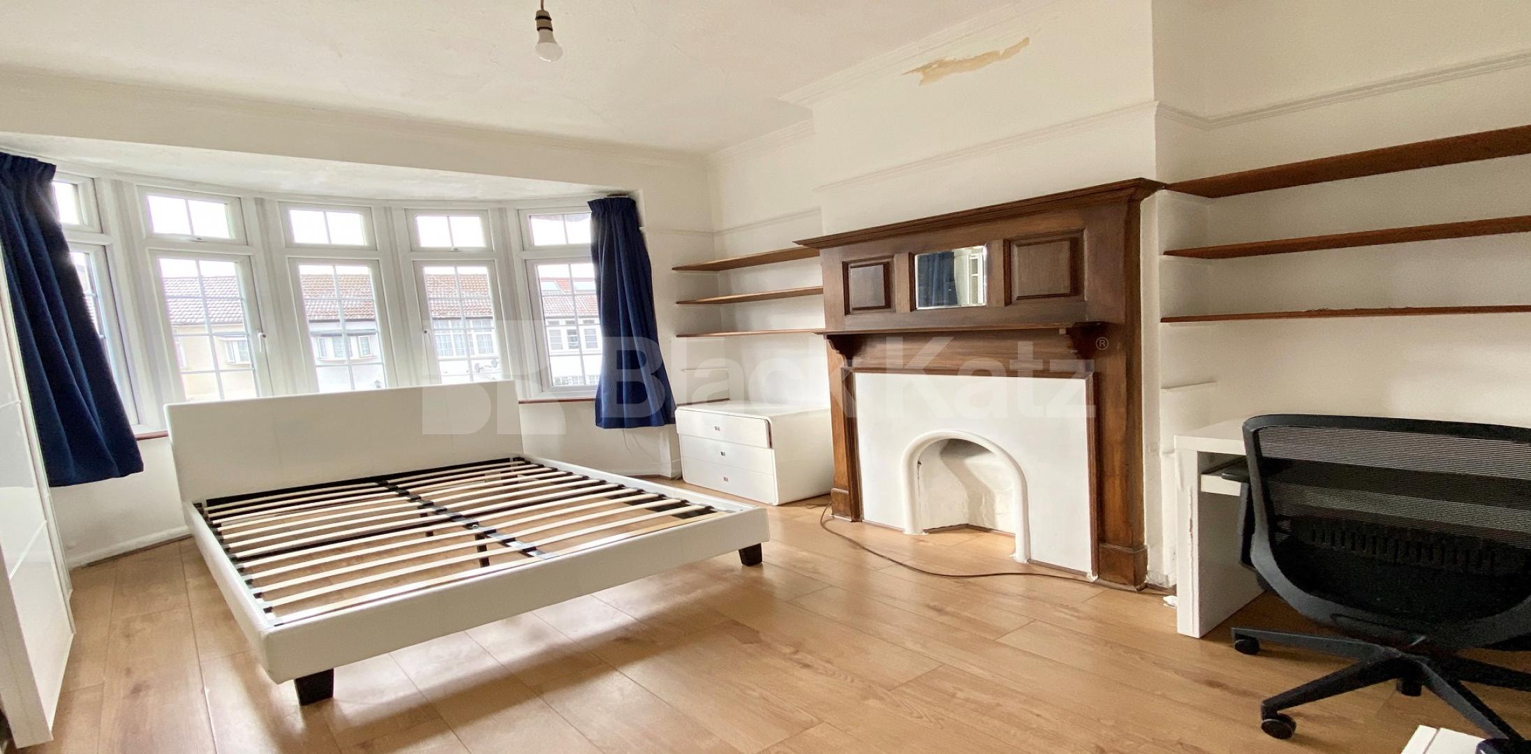 			LET  , 2 Bedroom, 1 bath, 1 reception Apartment			 Edgeley Road , Clapham 