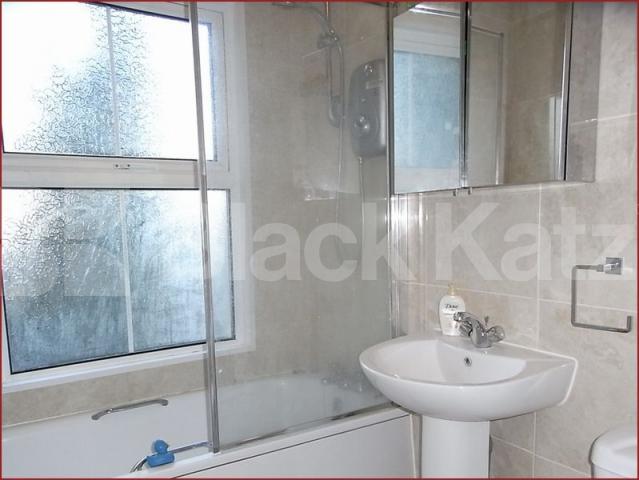 			1 Bedroom, 1 bath, 1 reception Flat			 Henry Road, East Barnet