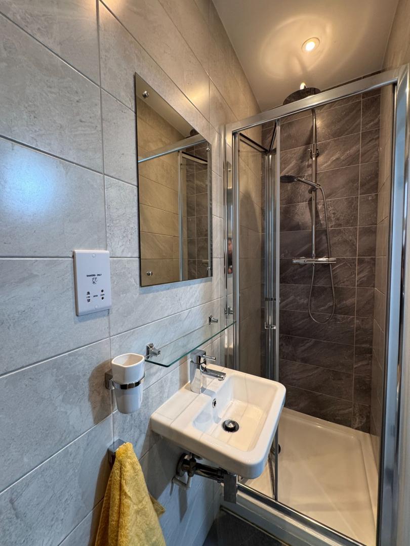 			1 Bedroom, 1 bath, 1 reception Flat			 High Road, Willesden Green