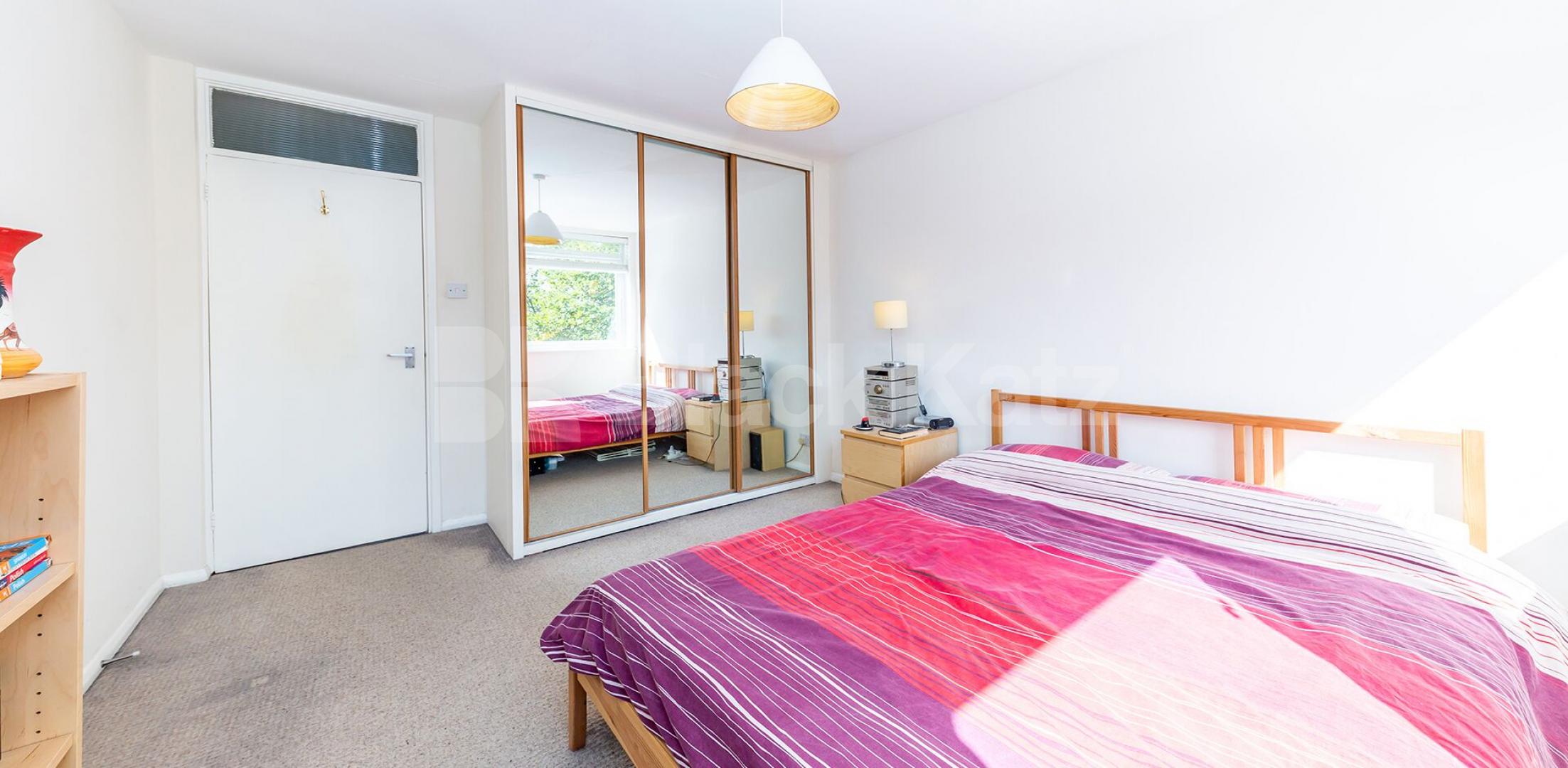 			2 Bedroom, 1 bath, 1 reception Flat			 Hillside, Crouch End Hill, Crouch End