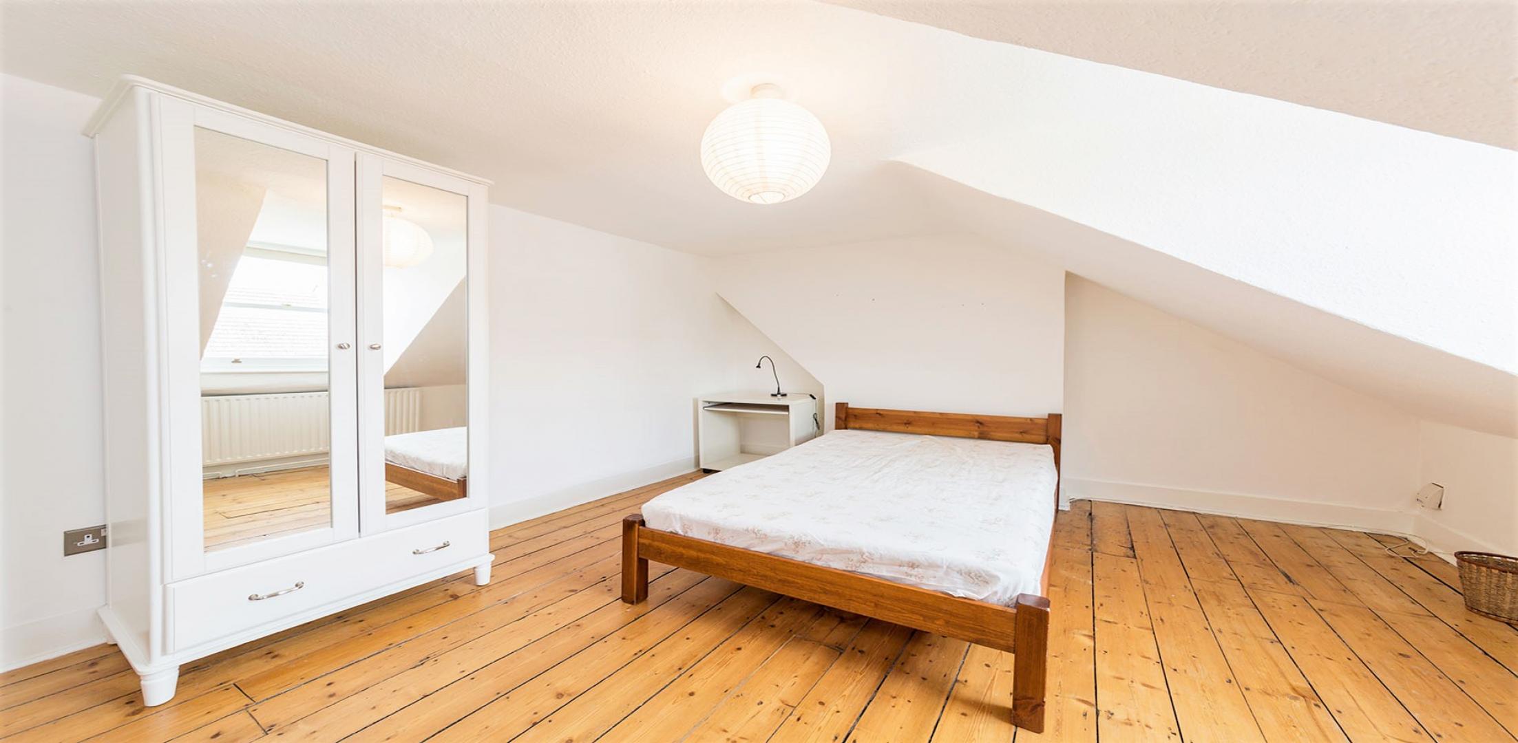 			3 Bedroom, 1 bath, 1 reception Flat			 Ravenshaw Street, WEST HAMPSTEAD