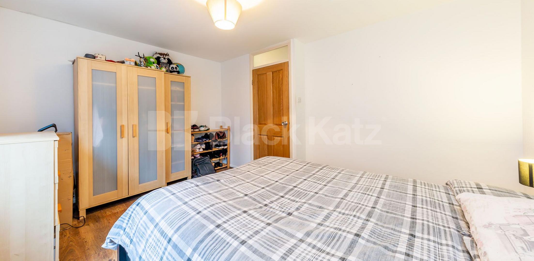 			Fantastic One Bed With OSP !, 1 Bedroom, 1 bath, 1 reception Flat			 Cambridge Gardens, MUSWELL HILL