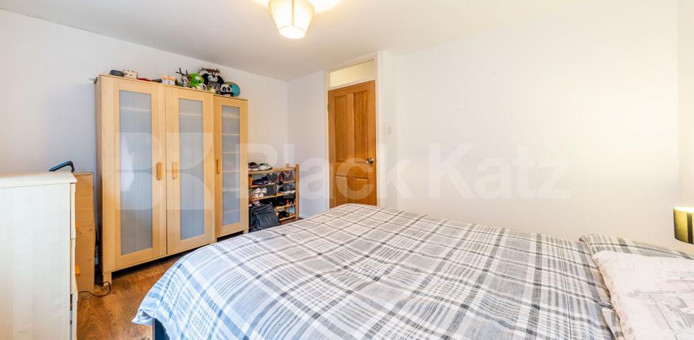 			Fantastic One Bed With OSP !, 1 Bedroom, 1 bath, 1 reception Flat			 Cambridge Gardens, MUSWELL HILL
