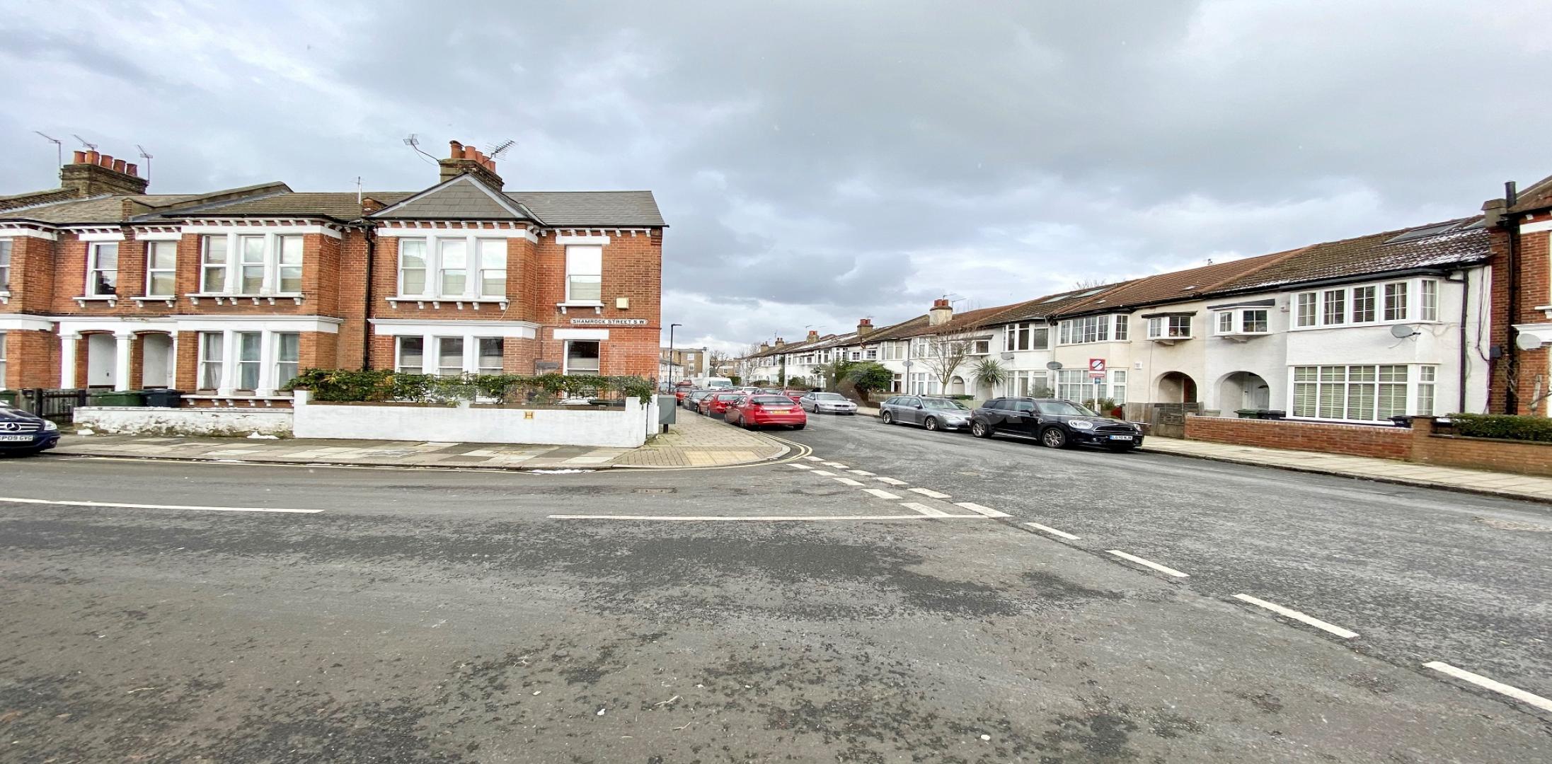 			LET  , 2 Bedroom, 1 bath, 1 reception Apartment			 Edgeley Road , Clapham 