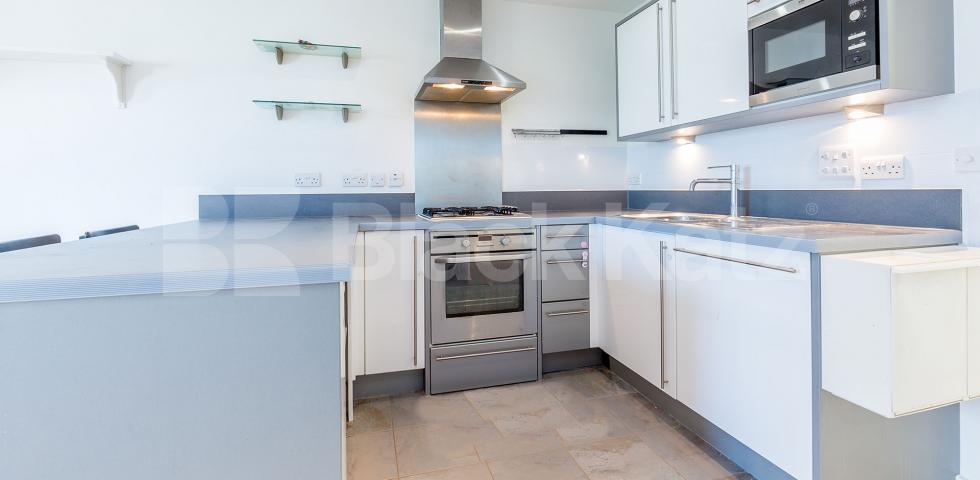 			2 Bedroom, 1 bath, 1 reception Flat			 Eden Grove N7, HOLLOWAY