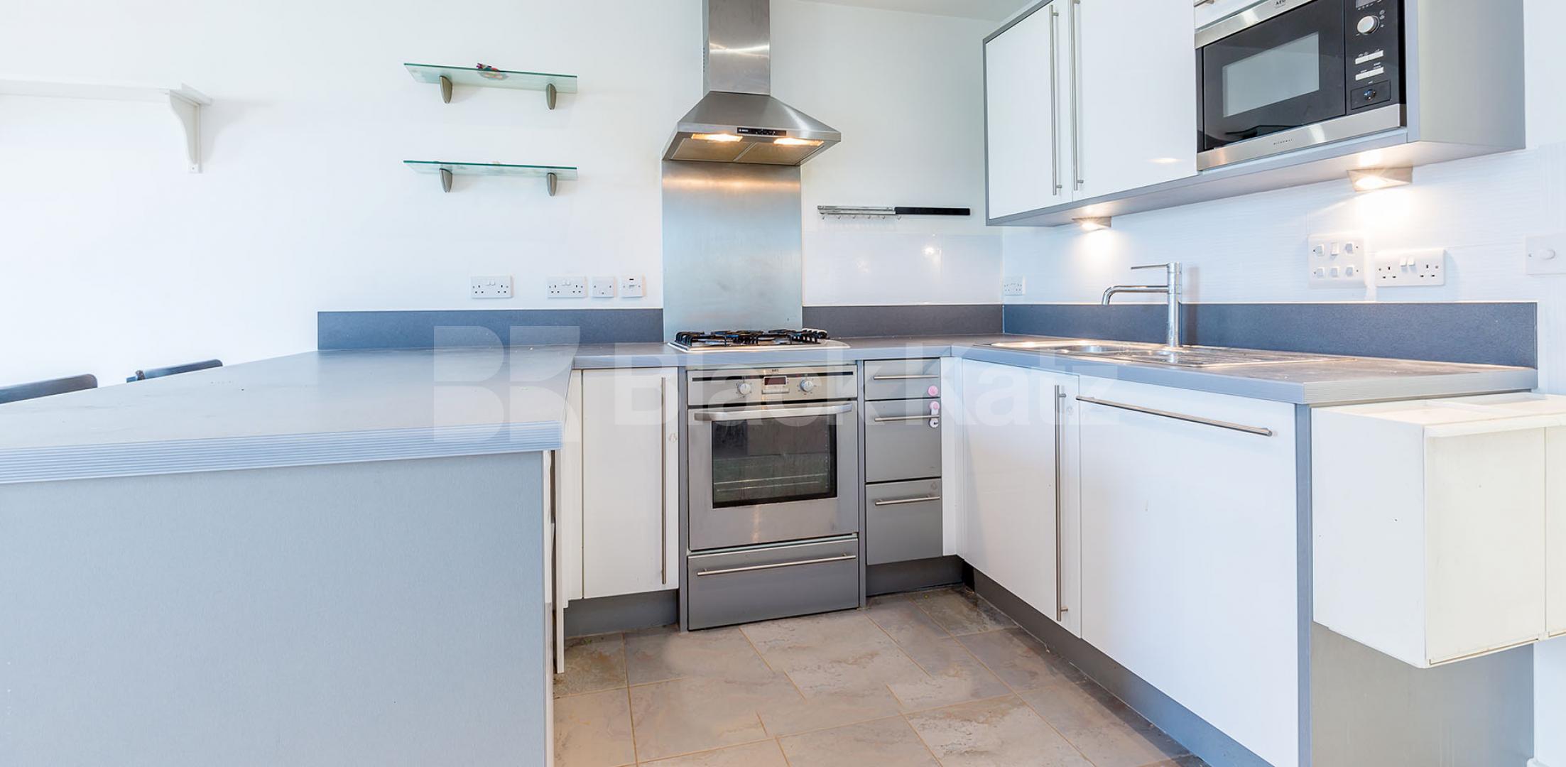 			2 Bedroom, 1 bath, 1 reception Flat			 Eden Grove , Holloway