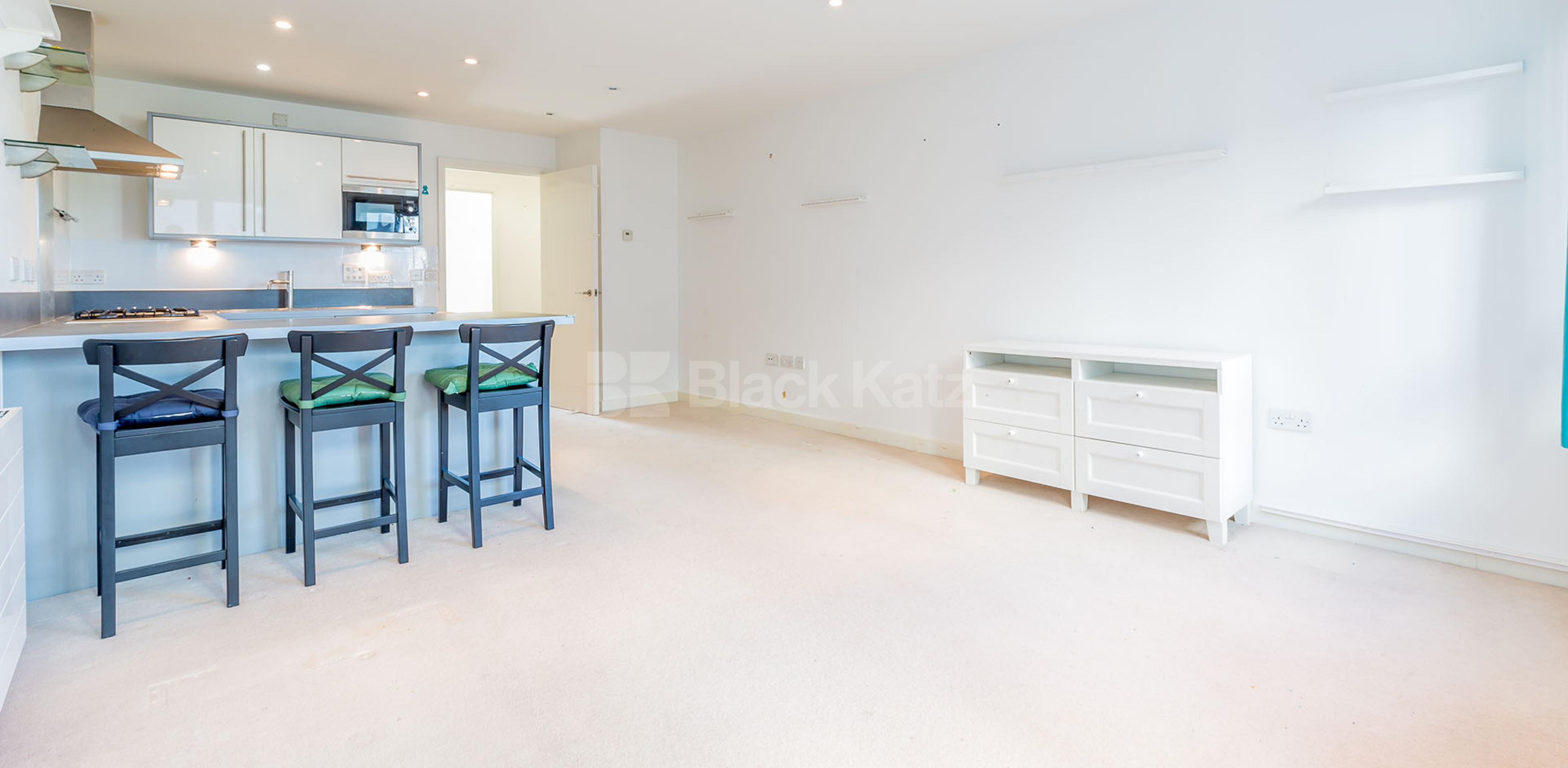 			2 Bedroom, 1 bath, 1 reception Flat			 Eden Grove , Holloway N7