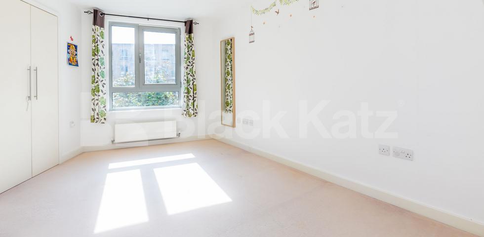			2 Bedroom, 1 bath, 1 reception Flat			 Eden Grove , Holloway
