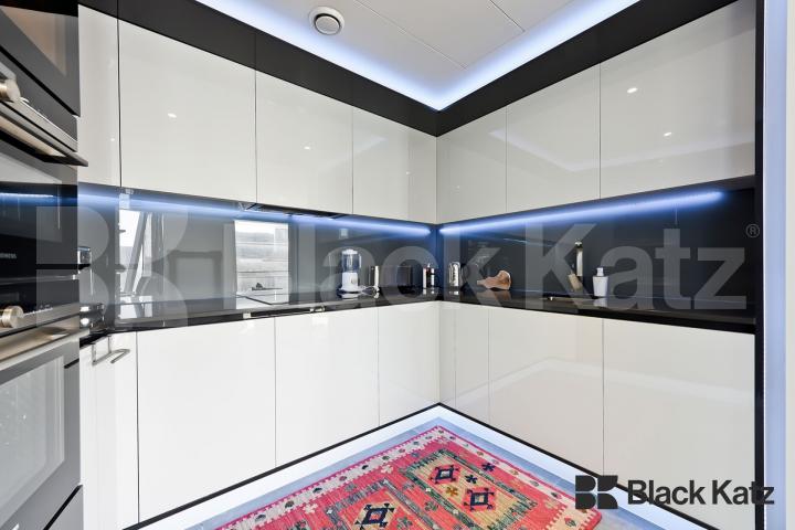  Highly desirable development with stunning unhindered views Dollar Bay Place, Canary Wharf