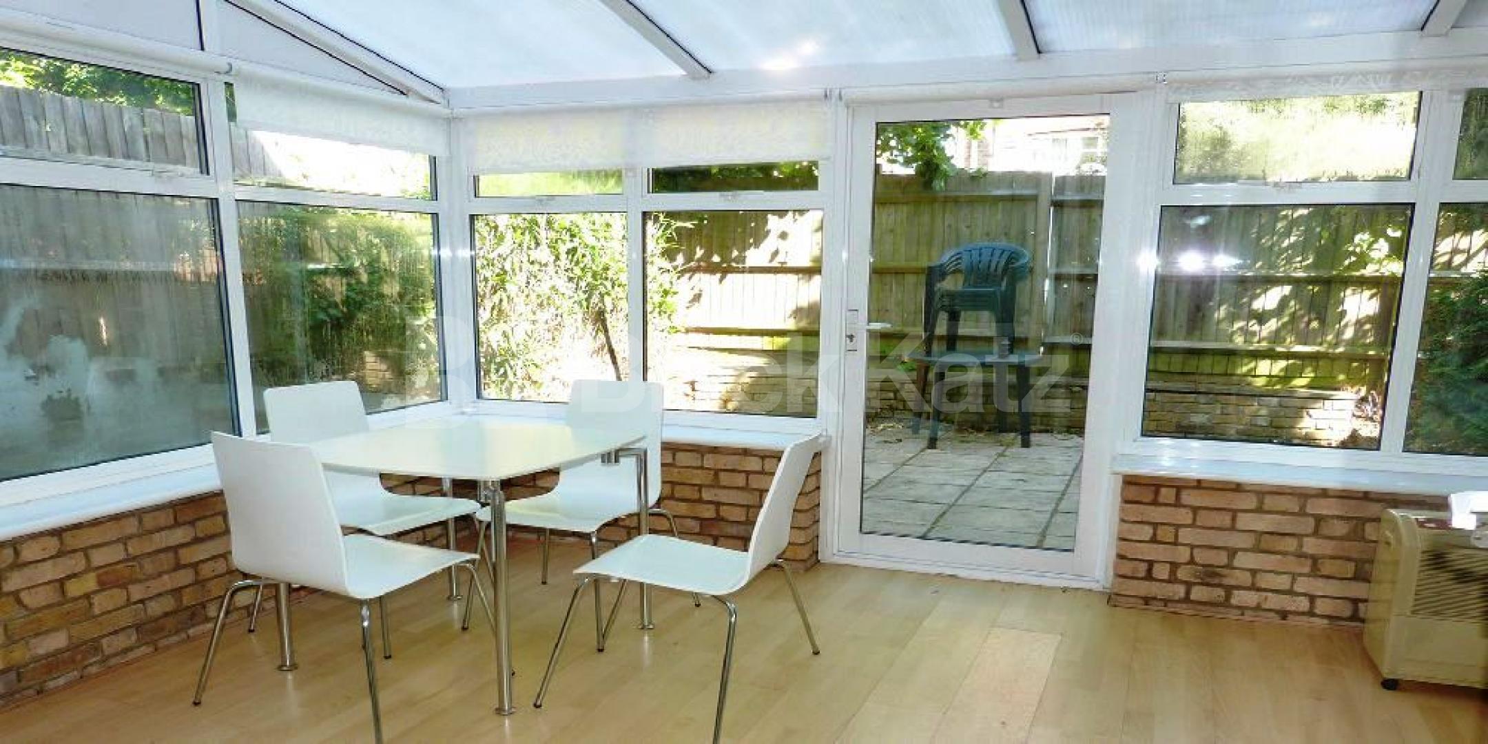 			Studio Apartment, 1 bath, 1 reception Ground Floor Flat			 Glenmore Road, BELSIZE PARK NW3