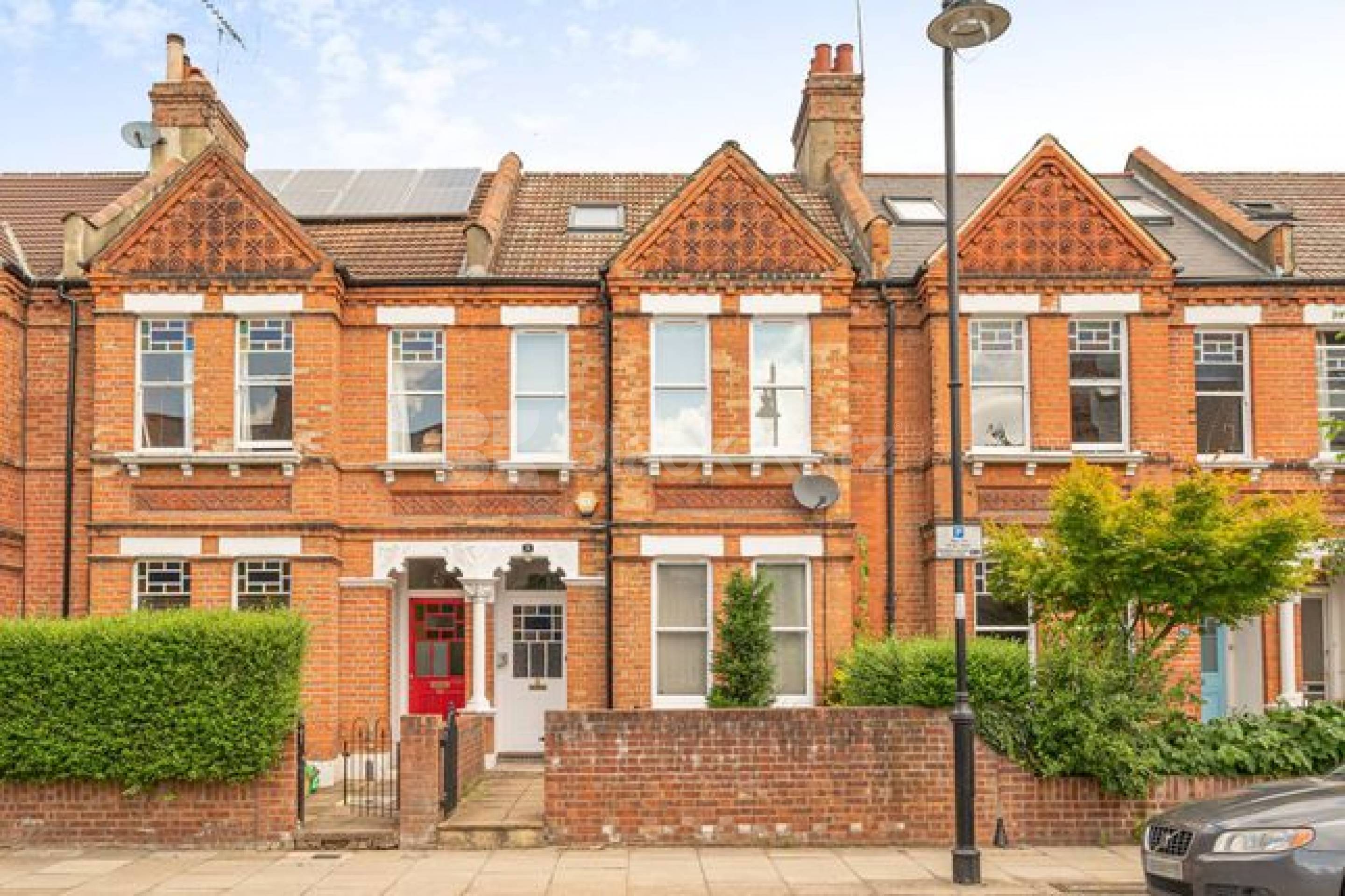 			SPACIOUS TWO BED MINS TO TUBE!, 2 Bedroom, 1 bath, 1 reception Flat			 Junction Road, Archway - Tufnell Park N19