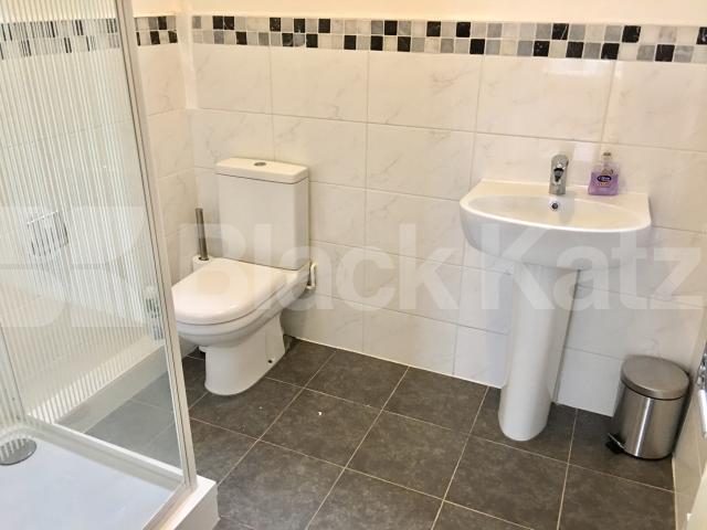 			NEW INSTRUCTION , 5 Bedroom, 1 bath, 1 reception Detached House			 Heathfield Road, Wandsworth/Earlsfield 