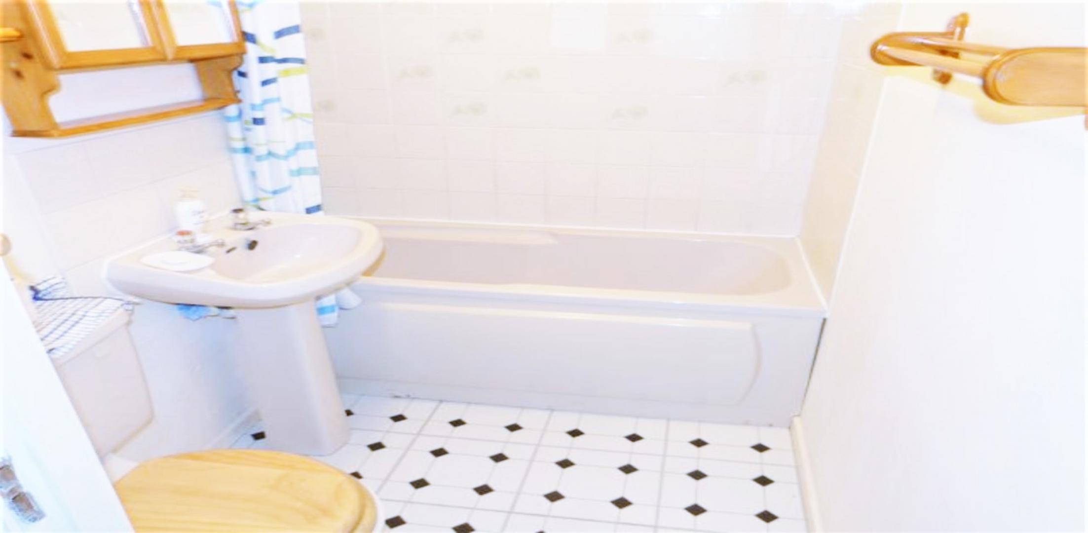 			1 Bedroom, 1 bath, 1 reception Flat			 Deanery Close, EAST FINCHLEY