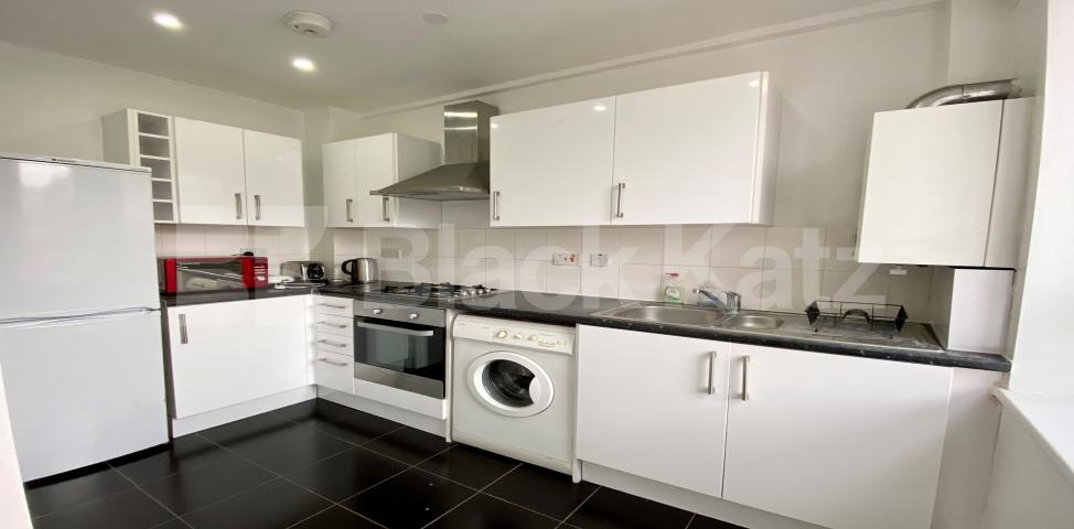 			LET , 3 Bedroom, 1 bath, 1 reception Apartment			 Weston Street, London Bridge