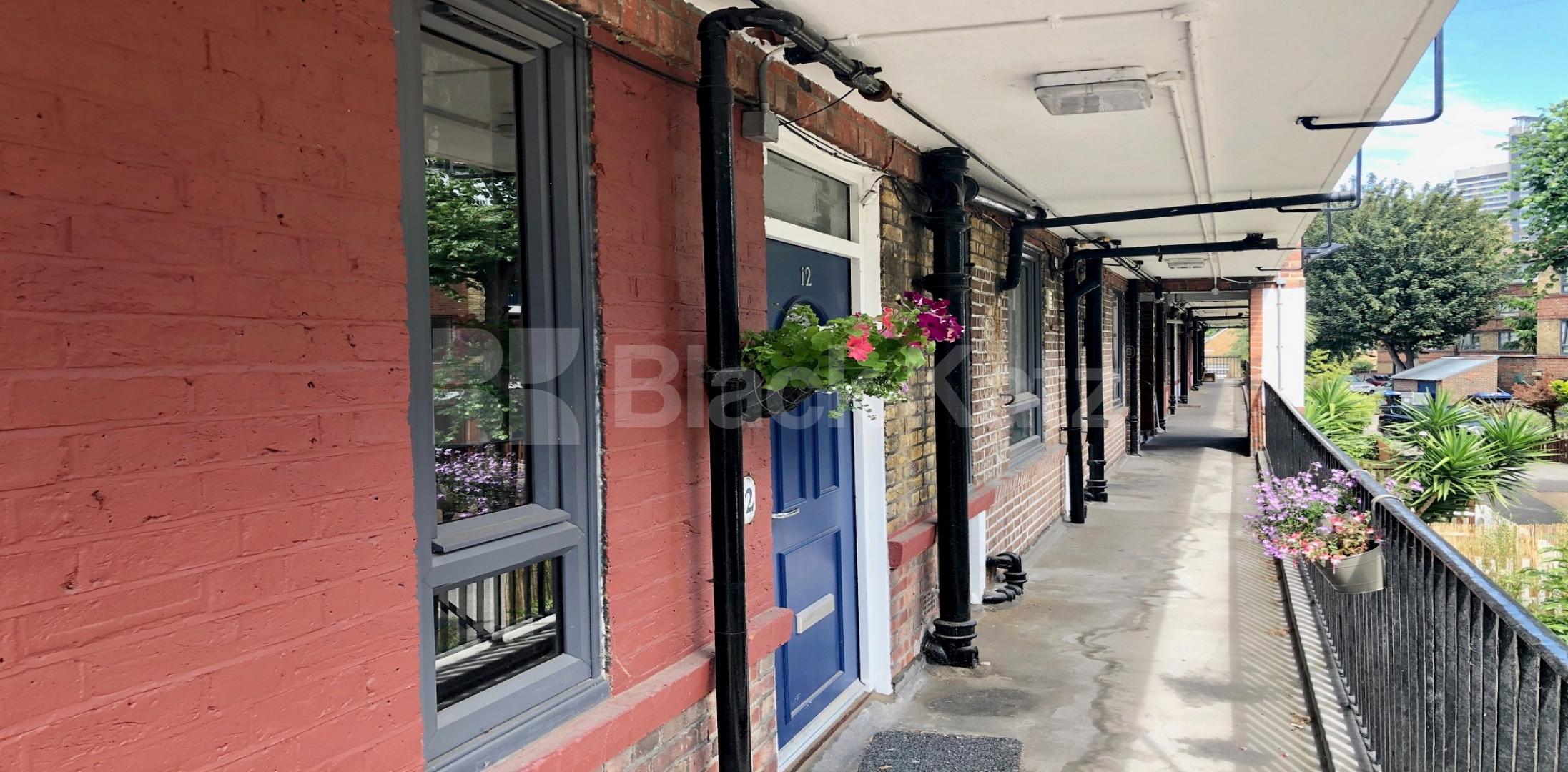 			LET , 1 Bedroom, 1 bath, 1 reception Apartment			 Weston Street, Borough