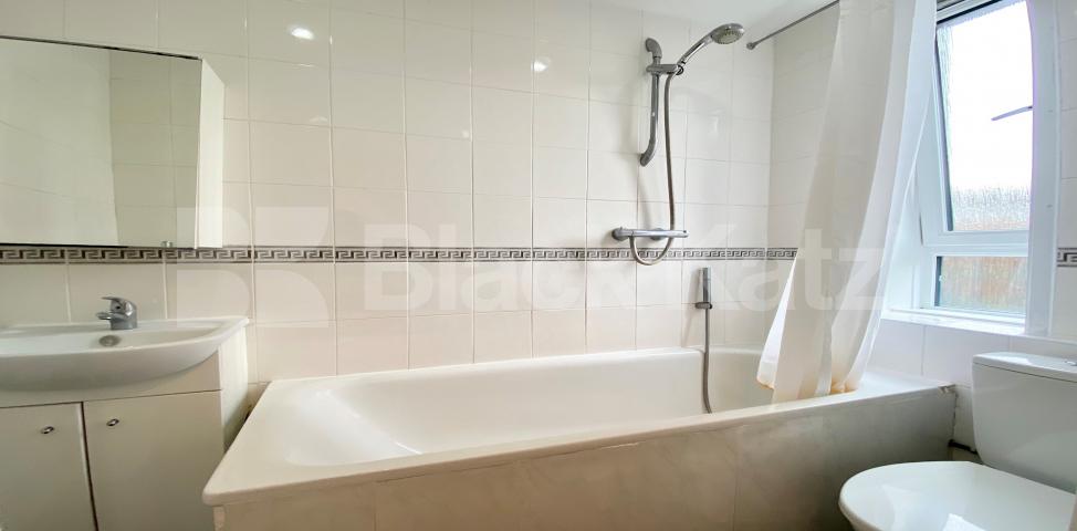 			LET , 3 Bedroom, 1 bath, 1 reception Apartment			 Weston Street, London Bridge