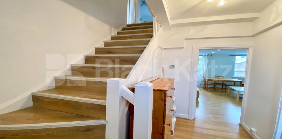 			LET , 3 Bedroom, 1 bath, 1 reception Apartment			 Weston Street, London Bridge