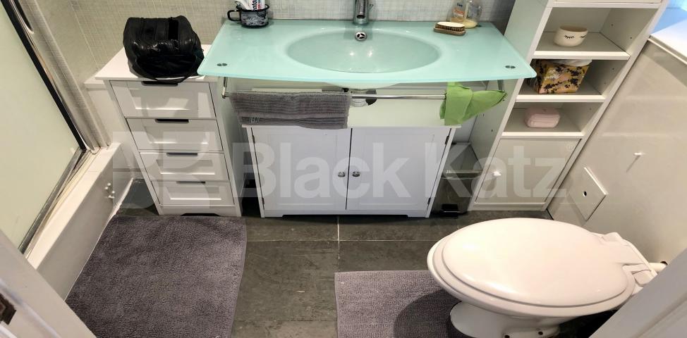 			LET , 1 Bedroom, 1 bath, 1 reception Apartment			 Weston Street, Borough