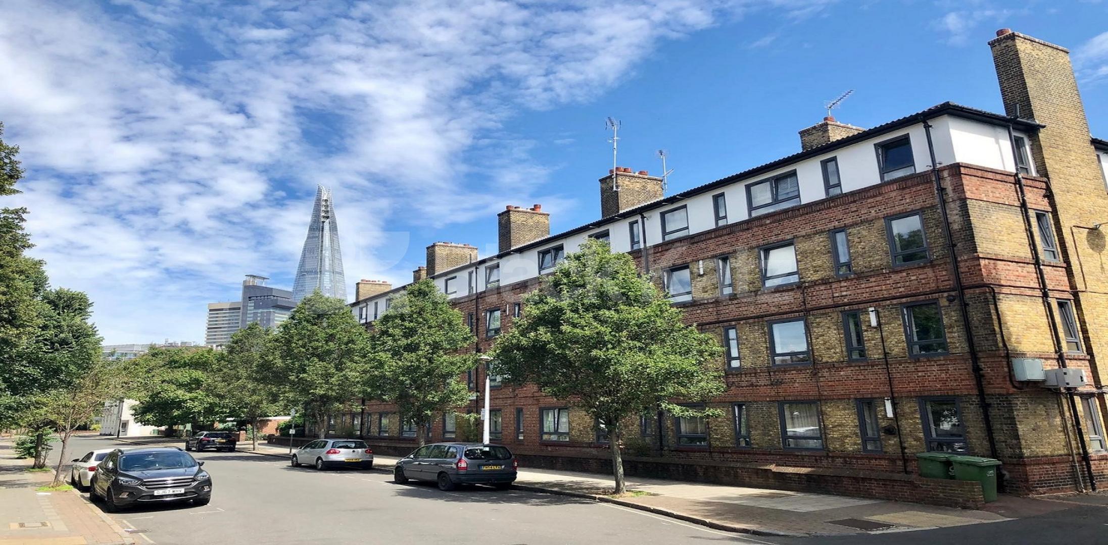			LET , 1 Bedroom, 1 bath, 1 reception Apartment			 Weston Street, Borough