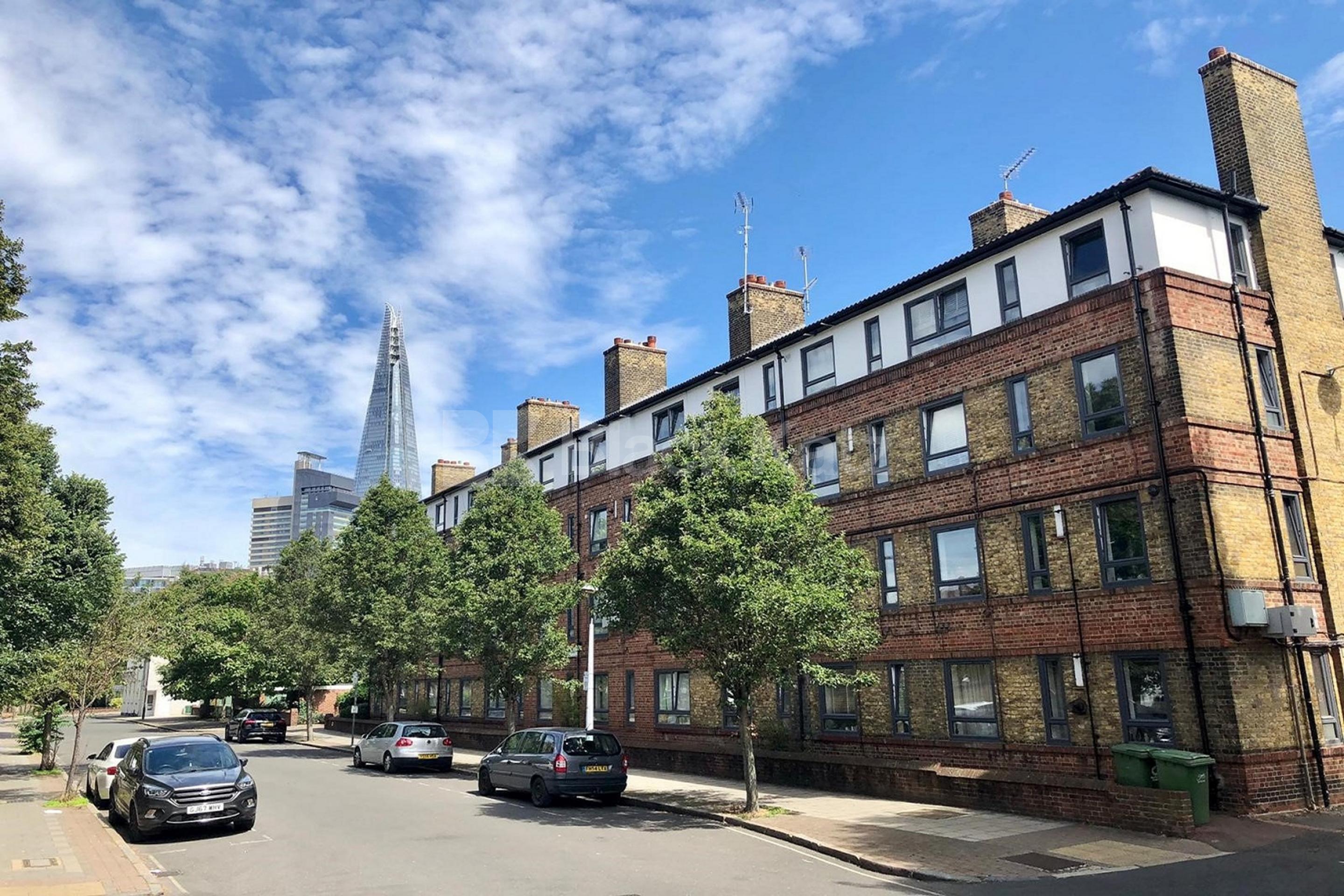 Three double bedroom apartment in the heart of SE1  Weston Street, London Bridge SE1