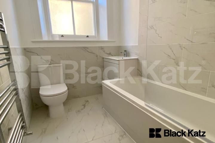 Stunning, completely redecorated with 1119 Sq.Ft. of living & entertaining space Elms Road, Clapham Common