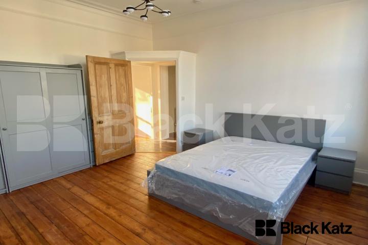 Stunning, completely redecorated with 1119 Sq.Ft. of living & entertaining space Elms Road, Clapham Common